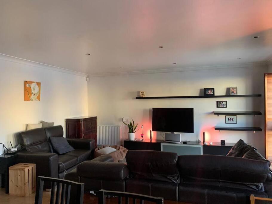 Lovely Room, Free Parking In Private Gated Place Λονδίνο Εξωτερικό φωτογραφία